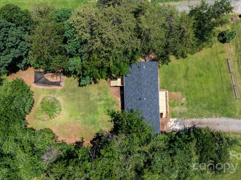 3947 South Park Drive, Morganton, NC 28655.  MLS# CAR4269583, YatesRealty ID 19299. 