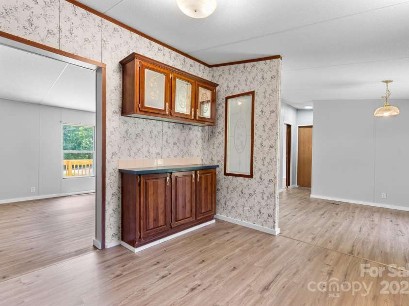 3947 South Park Drive, Morganton, NC 28655.  MLS# CAR4269583, YatesRealty ID 19299. 