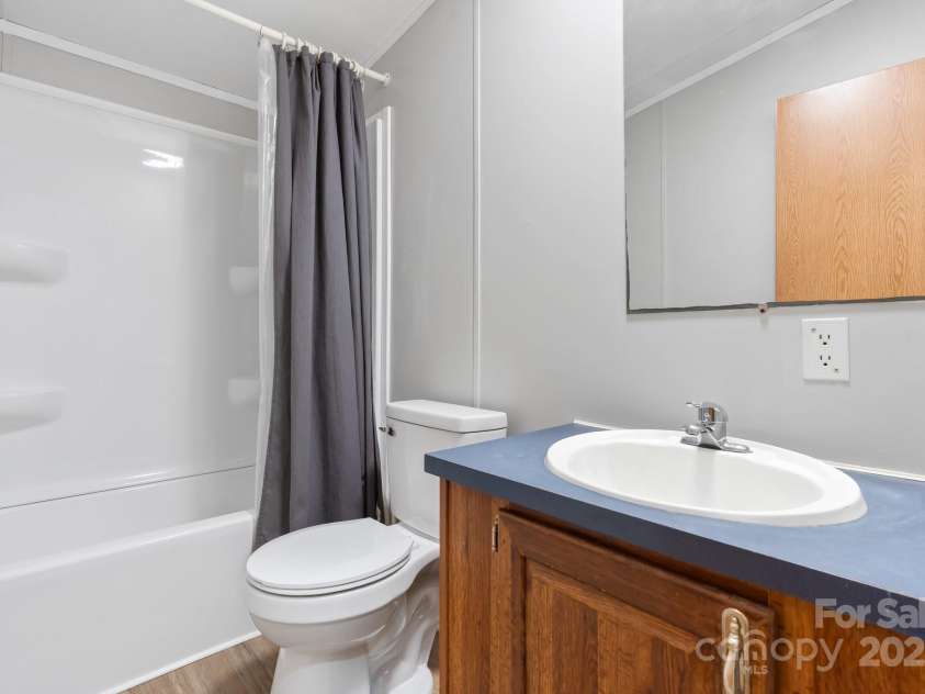 3947 South Park Drive, Morganton, NC 28655.  MLS# CAR4269583, YatesRealty ID 19299. 