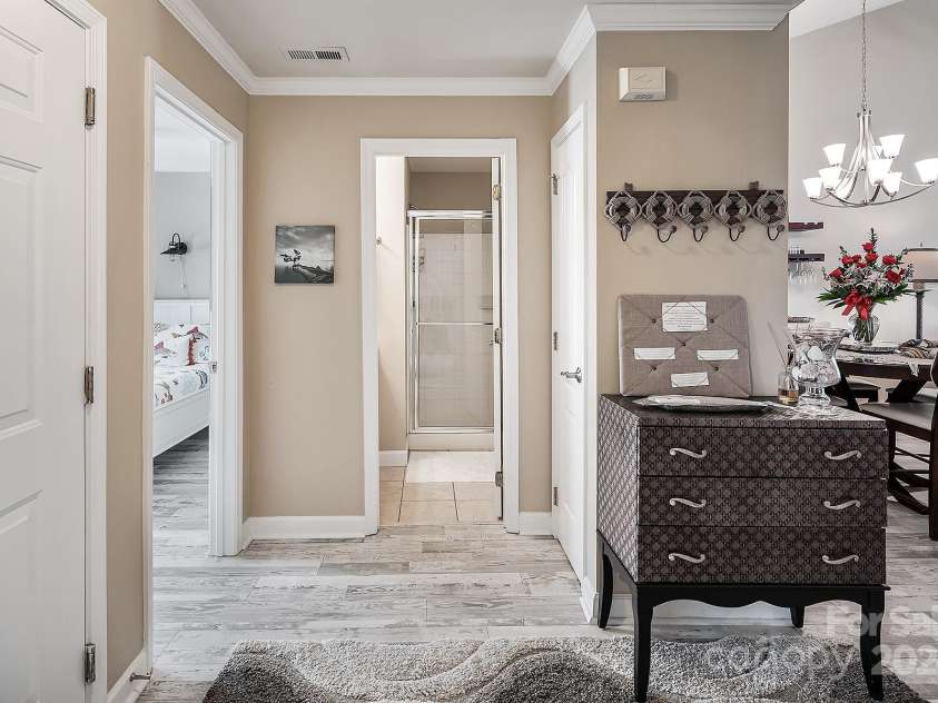18641 Harborside Drive, Cornelius, NC 28031.  MLS# CAR4181188, YatesRealty ID 193. 