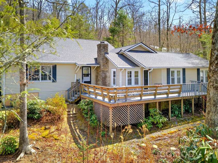 32 Tucker Road, Black Mountain, NC 28711.  MLS# CAR4362619, YatesRealty ID 19300. 