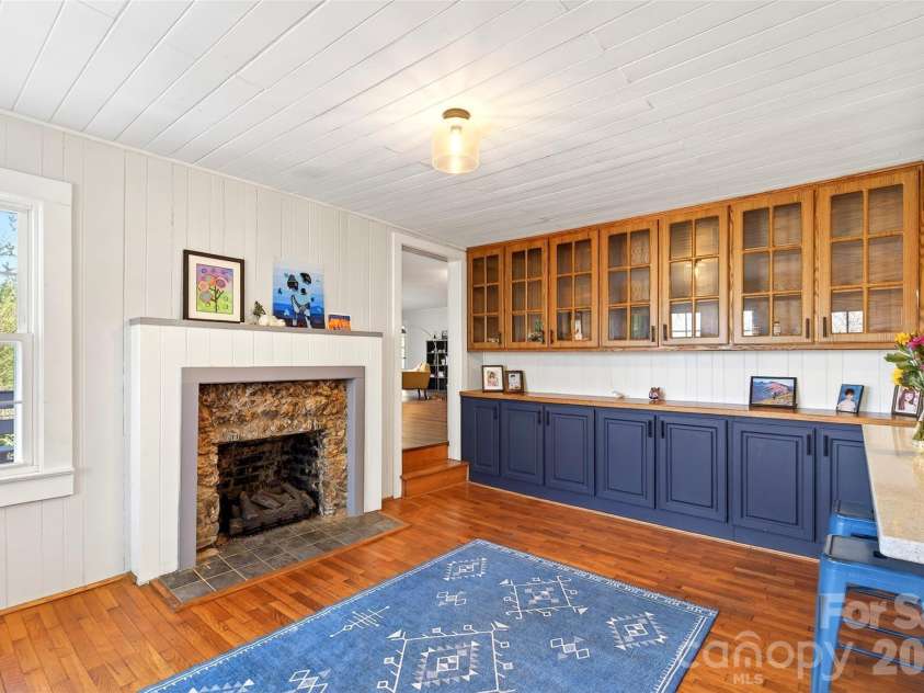 32 Tucker Road, Black Mountain, NC 28711.  MLS# CAR4362619, YatesRealty ID 19300. 
