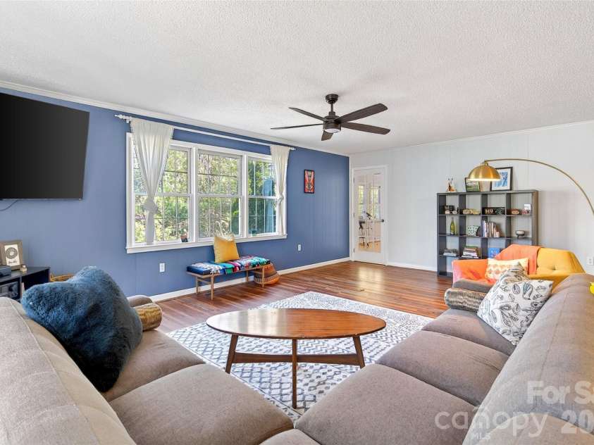 32 Tucker Road, Black Mountain, NC 28711.  MLS# CAR4362619, YatesRealty ID 19300. 