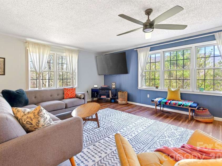 32 Tucker Road, Black Mountain, NC 28711.  MLS# CAR4362619, YatesRealty ID 19300. 