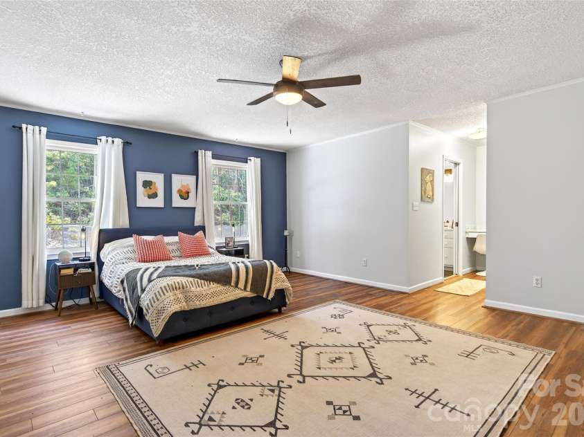 32 Tucker Road, Black Mountain, NC 28711.  MLS# CAR4362619, YatesRealty ID 19300. 