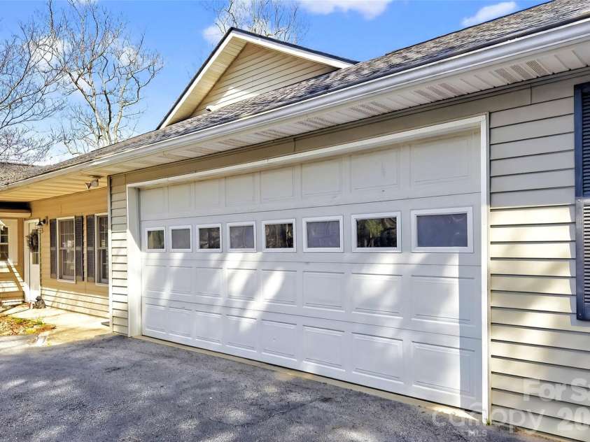 32 Tucker Road, Black Mountain, NC 28711.  MLS# CAR4362619, YatesRealty ID 19300. 