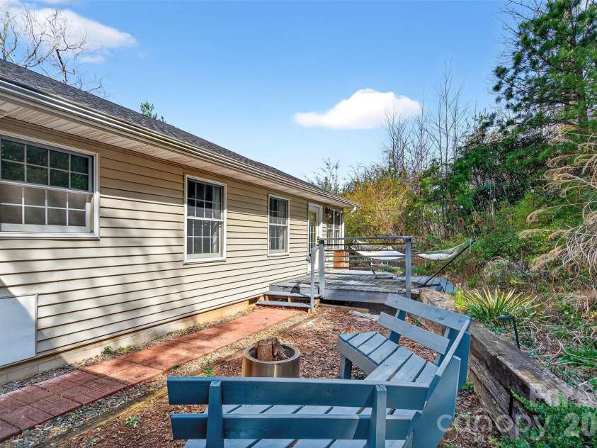 32 Tucker Road, Black Mountain, NC 28711.  MLS# CAR4362619, YatesRealty ID 19300. 