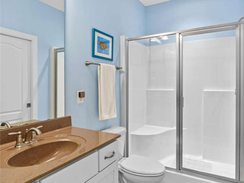 11528 Dublin Crescent Road, Cornelius, NC 28031.  MLS# CAR4364945, YatesRealty ID 19301. Full bathroom can be accessed from hallway or directly from bedroom #2