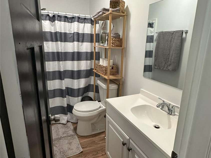 918 8th Street, Lancaster, SC 29720.  MLS# CAR4258471, YatesRealty ID 19301. Secondary full bath