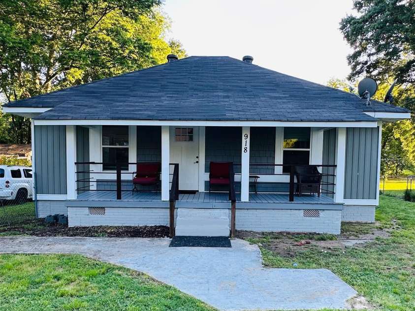 918 8th Street, Lancaster, SC 29720.  MLS# CAR4258471, YatesRealty ID 19301. Steps virtually painted