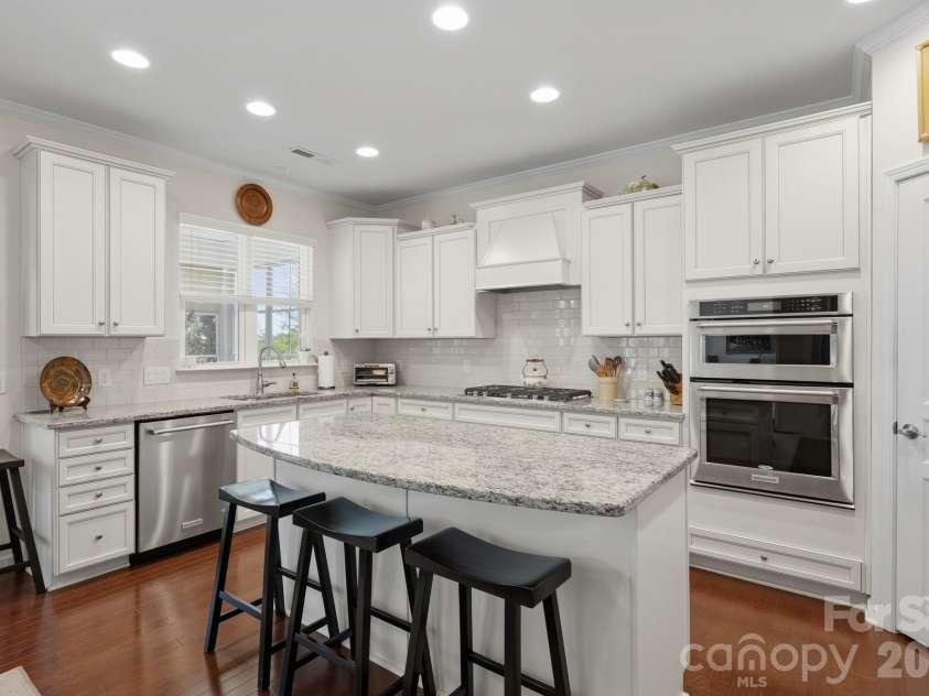 6193 Jack Thomas Drive, Fort Mill, SC 29707.  MLS# CAR4372714, YatesRealty ID 19302. 