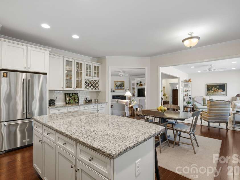 6193 Jack Thomas Drive, Fort Mill, SC 29707.  MLS# CAR4372714, YatesRealty ID 19302. 