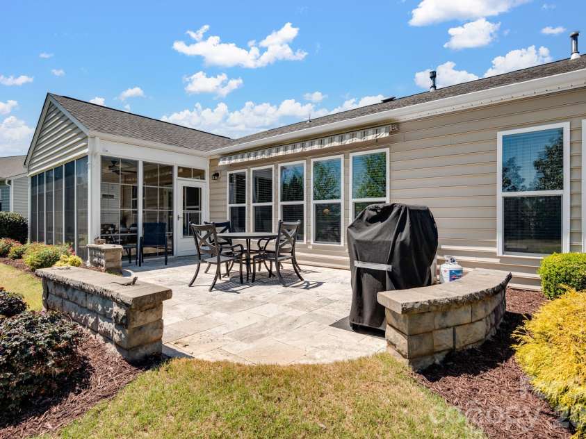 6193 Jack Thomas Drive, Fort Mill, SC 29707.  MLS# CAR4372714, YatesRealty ID 19302. 