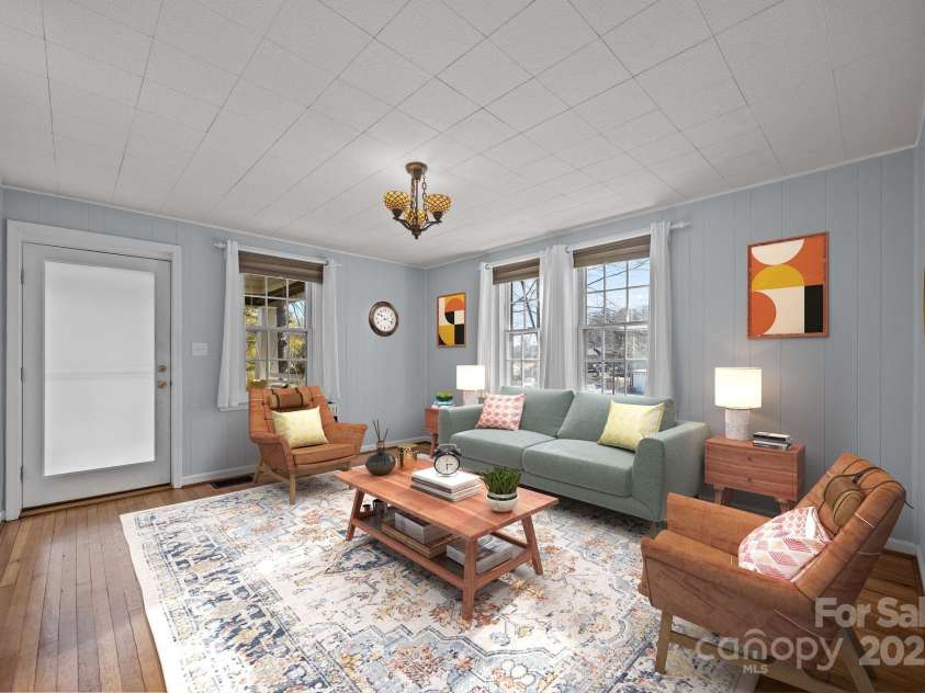 1507 Druid Hills Avenue, Hendersonville, NC 28791.  MLS# CAR4219940, YatesRealty ID 19304. 