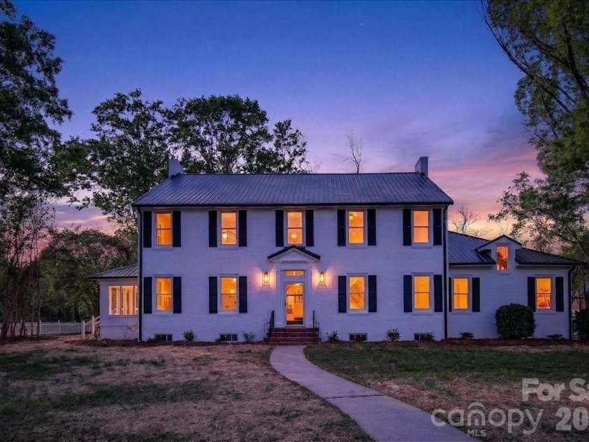 504 Franklin Street, China Grove, NC 28023.  MLS# CAR4367655, YatesRealty ID 19304. 
