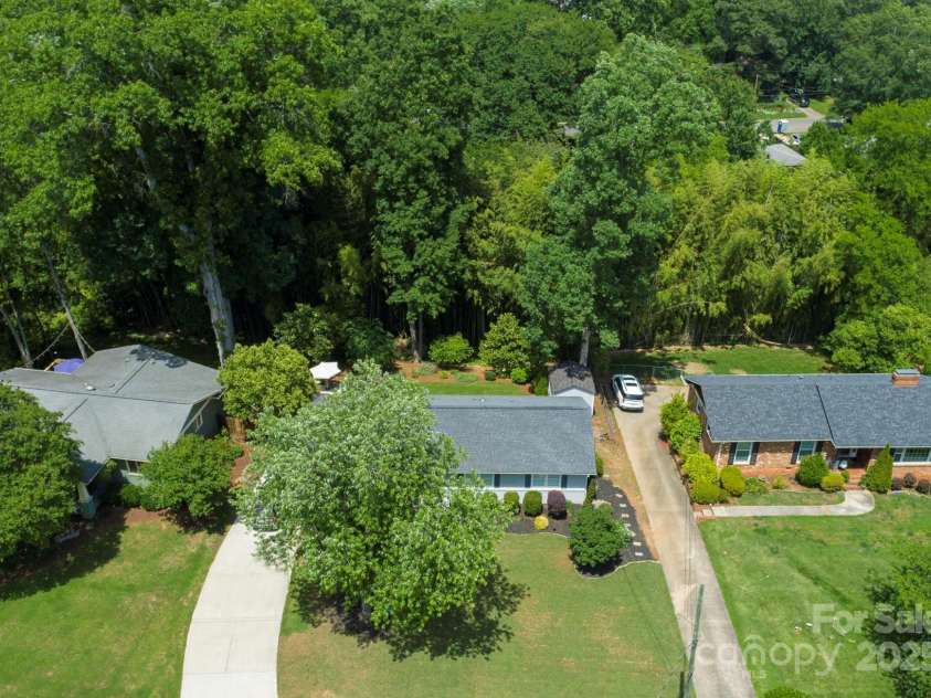 1715 Wensley Drive, Charlotte, NC 28210.  MLS# CAR4259556, YatesRealty ID 19305. 