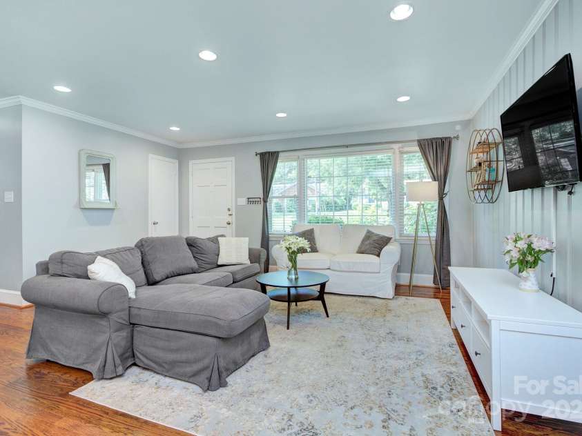 1715 Wensley Drive, Charlotte, NC 28210.  MLS# CAR4259556, YatesRealty ID 19305. 