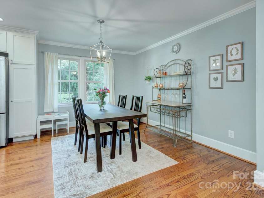 1715 Wensley Drive, Charlotte, NC 28210.  MLS# CAR4259556, YatesRealty ID 19305. 