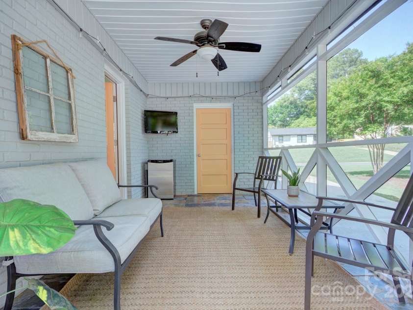 1715 Wensley Drive, Charlotte, NC 28210.  MLS# CAR4259556, YatesRealty ID 19305. 