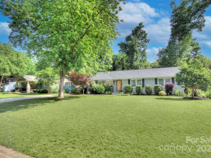 1715 Wensley Drive, Charlotte, NC 28210.  MLS# CAR4259556, YatesRealty ID 19305. 
