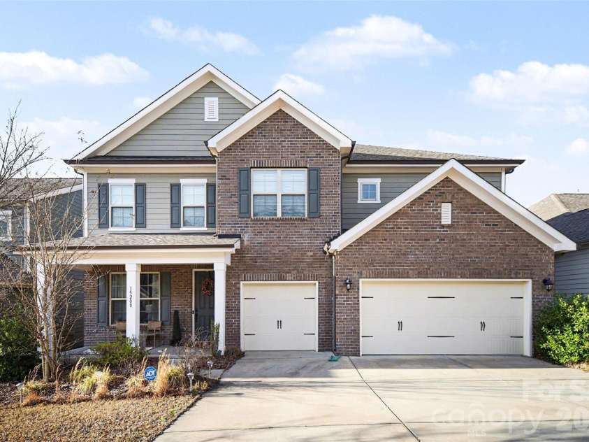 15200 Autumn Sage Drive, Charlotte, NC 28278.  MLS# CAR4356236, YatesRealty ID 19306. 
