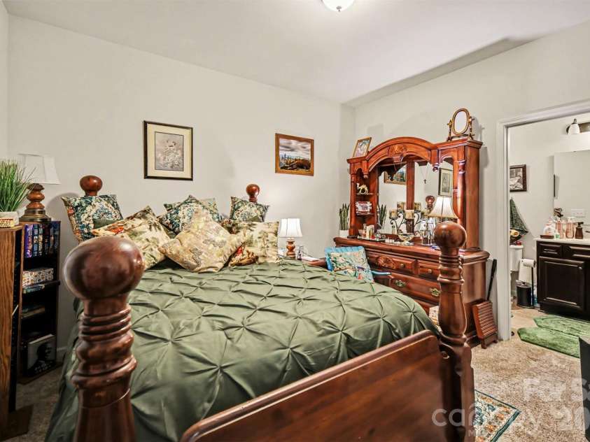 15200 Autumn Sage Drive, Charlotte, NC 28278.  MLS# CAR4356236, YatesRealty ID 19306. Bedroom 1