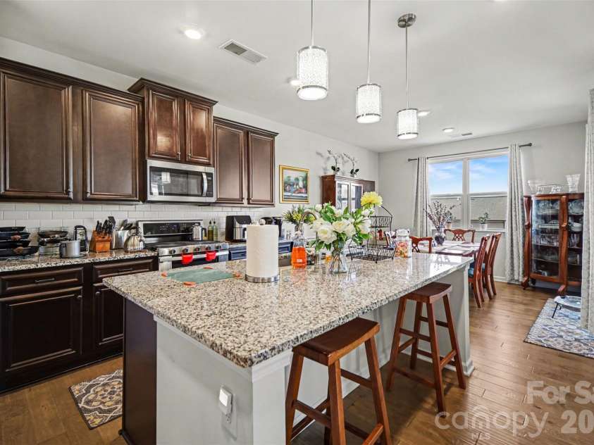 15200 Autumn Sage Drive, Charlotte, NC 28278.  MLS# CAR4356236, YatesRealty ID 19306. Kitchen
