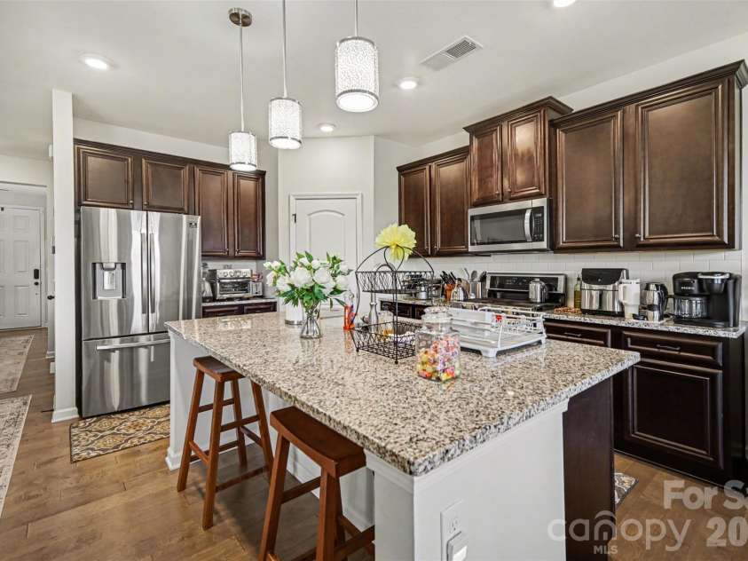 15200 Autumn Sage Drive, Charlotte, NC 28278.  MLS# CAR4356236, YatesRealty ID 19306. Kitchen