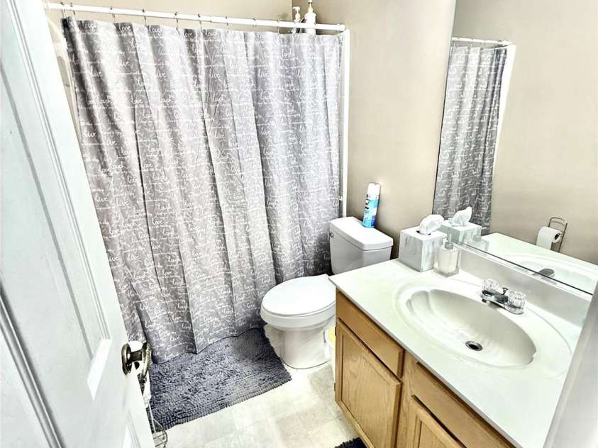 5728 Rocbridge Lane, Charlotte, NC 28208.  MLS# CAR4268153, YatesRealty ID 19307. 