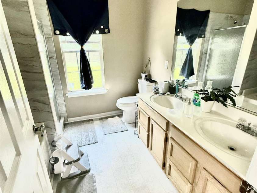 5728 Rocbridge Lane, Charlotte, NC 28208.  MLS# CAR4268153, YatesRealty ID 19307. 