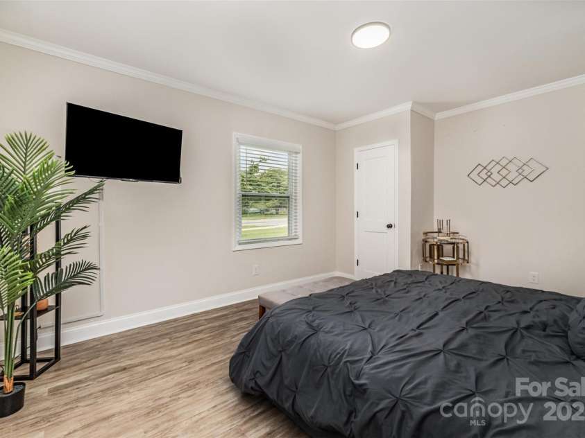 2601 Ashley Road, Charlotte, NC 28208.  MLS# CAR4260885, YatesRealty ID 19308. 
