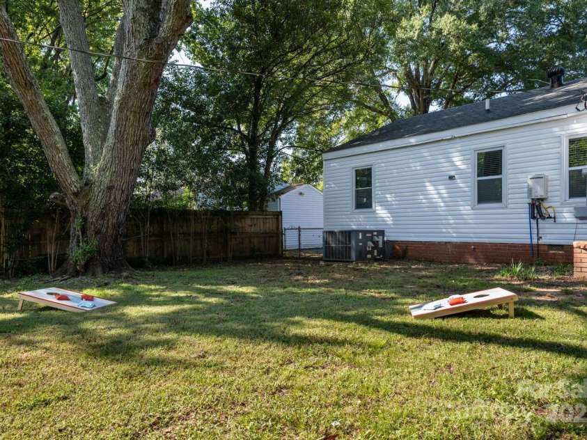 2601 Ashley Road, Charlotte, NC 28208.  MLS# CAR4260885, YatesRealty ID 19308. 