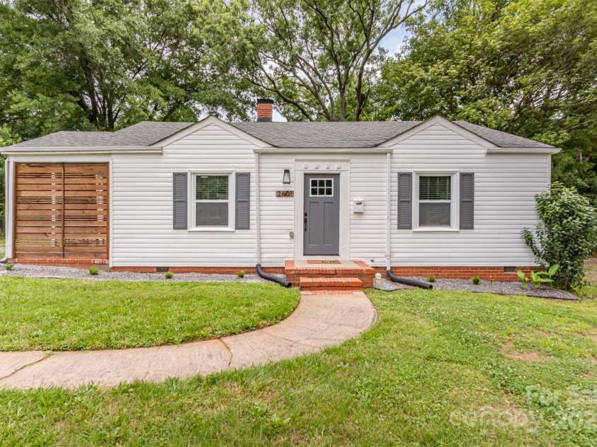 2601 Ashley Road, Charlotte, NC 28208.  MLS# CAR4260885, YatesRealty ID 19308. 