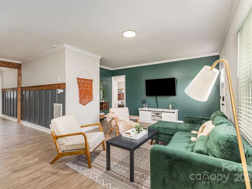 2601 Ashley Road, Charlotte, NC 28208.  MLS# CAR4260885, YatesRealty ID 19308. Versatile Open Living Spaces