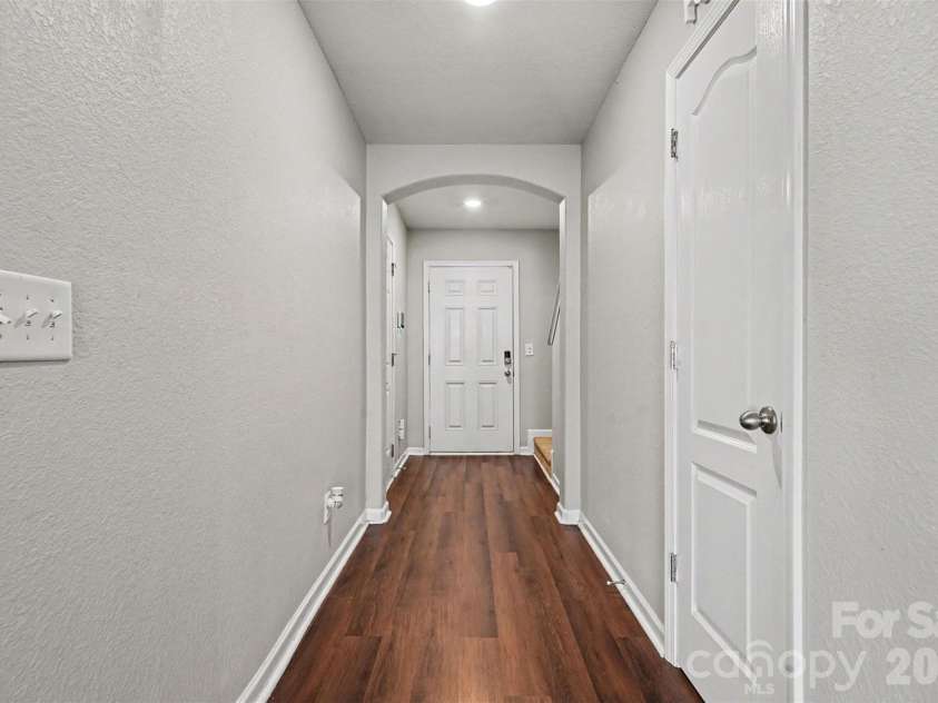 3337 Ellingford Road, Charlotte, NC 28214.  MLS# CAR4402458, YatesRealty ID 19308. 