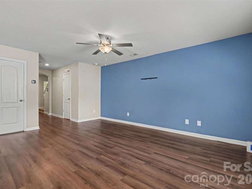 3337 Ellingford Road, Charlotte, NC 28214.  MLS# CAR4402458, YatesRealty ID 19308. 