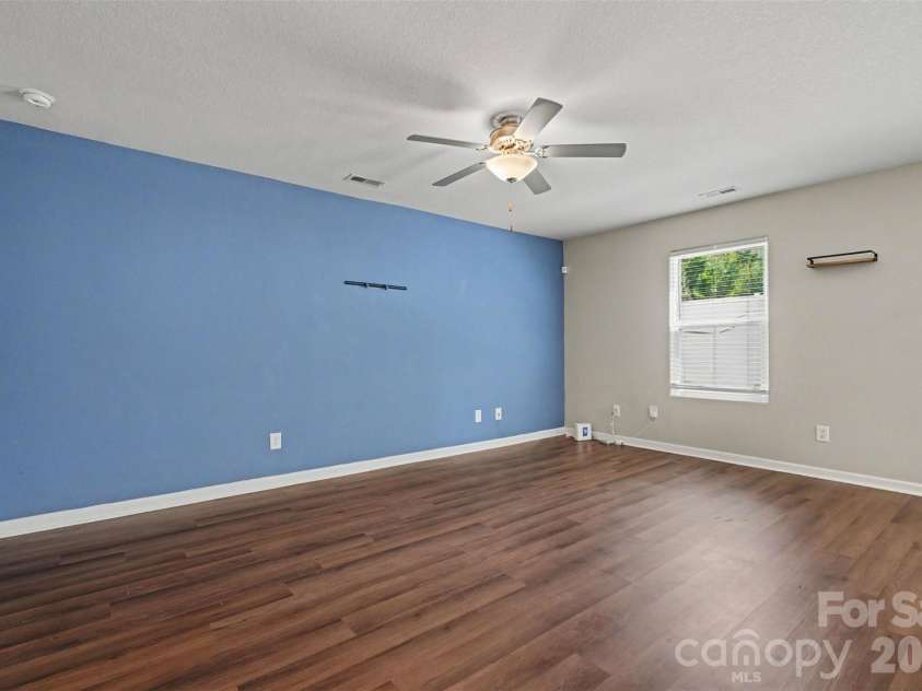 3337 Ellingford Road, Charlotte, NC 28214.  MLS# CAR4402458, YatesRealty ID 19308. 