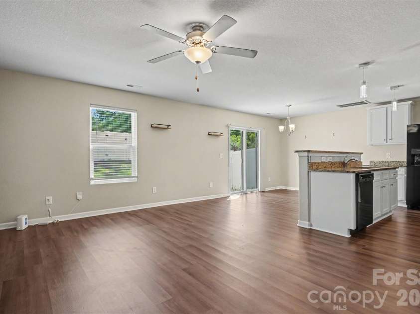 3337 Ellingford Road, Charlotte, NC 28214.  MLS# CAR4402458, YatesRealty ID 19308. 