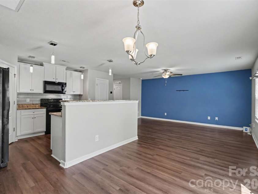 3337 Ellingford Road, Charlotte, NC 28214.  MLS# CAR4402458, YatesRealty ID 19308. 