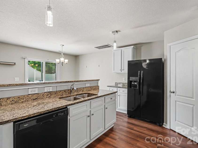 3337 Ellingford Road, Charlotte, NC 28214.  MLS# CAR4402458, YatesRealty ID 19308. 