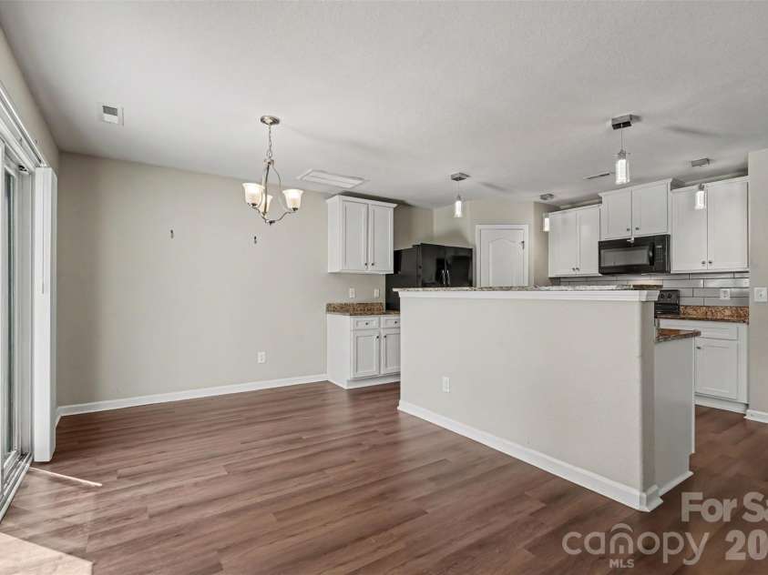 3337 Ellingford Road, Charlotte, NC 28214.  MLS# CAR4402458, YatesRealty ID 19308. 