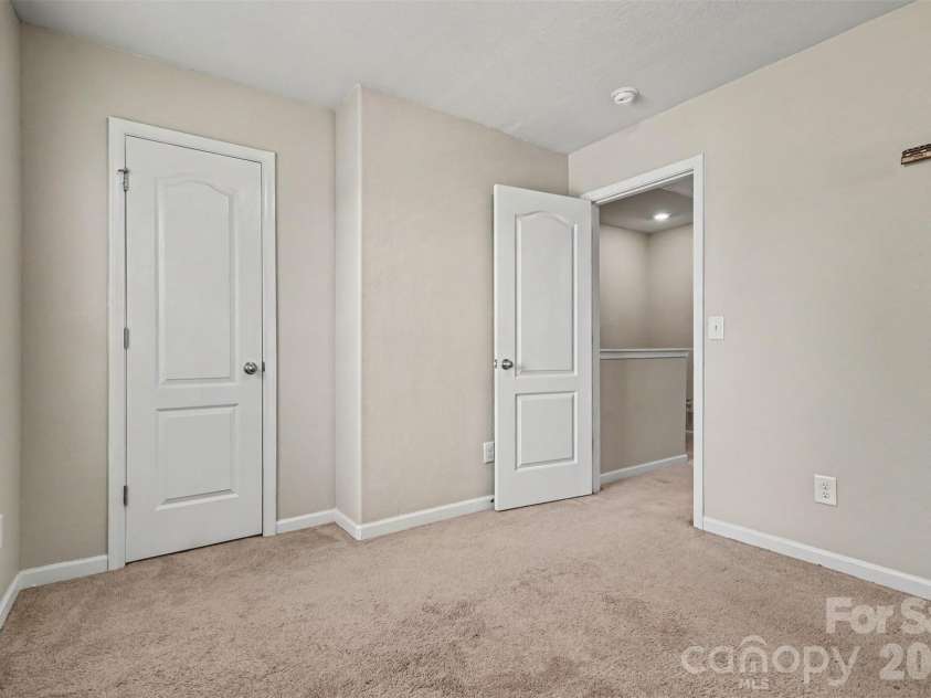 3337 Ellingford Road, Charlotte, NC 28214.  MLS# CAR4402458, YatesRealty ID 19308. 