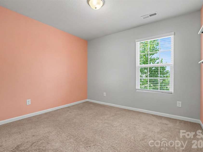 3337 Ellingford Road, Charlotte, NC 28214.  MLS# CAR4402458, YatesRealty ID 19308. 