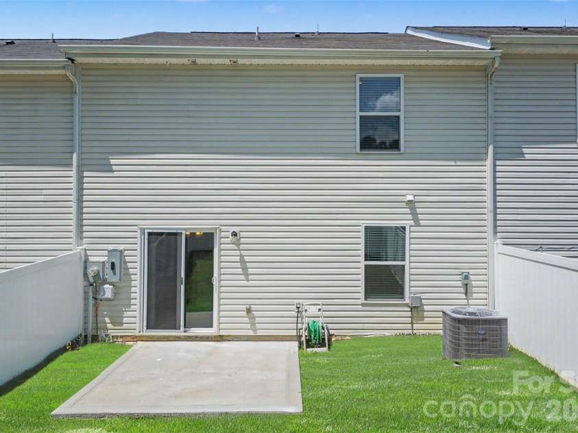 3337 Ellingford Road, Charlotte, NC 28214.  MLS# CAR4402458, YatesRealty ID 19308. 