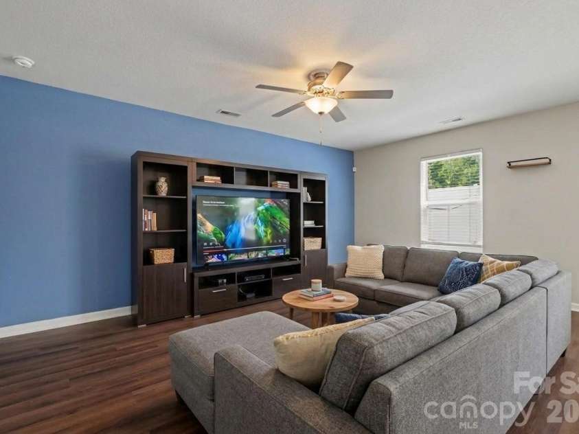 3337 Ellingford Road, Charlotte, NC 28214.  MLS# CAR4402458, YatesRealty ID 19308. Virtually staged