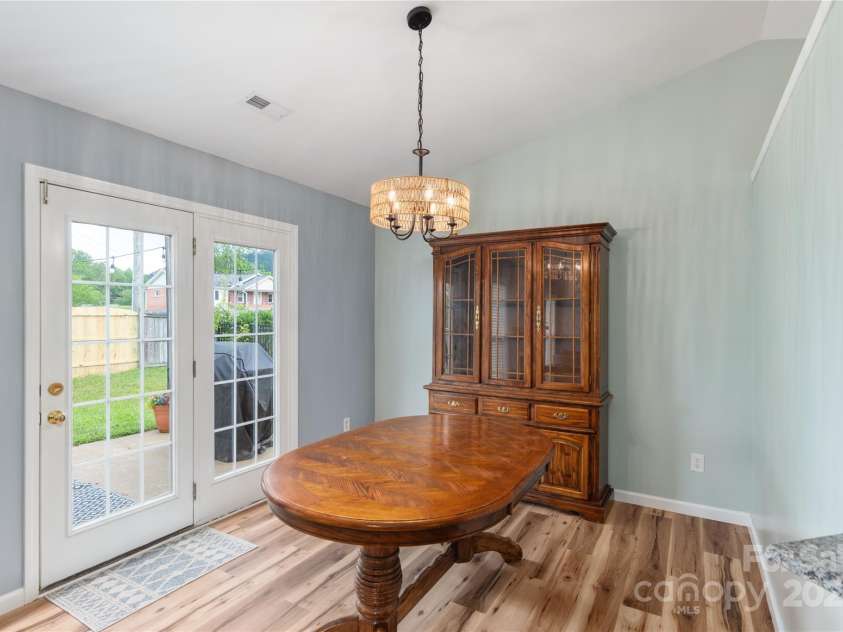 152 Sunberry Trail, Fletcher, NC 28732.  MLS# CAR4255053, YatesRealty ID 19309. Dining Area
