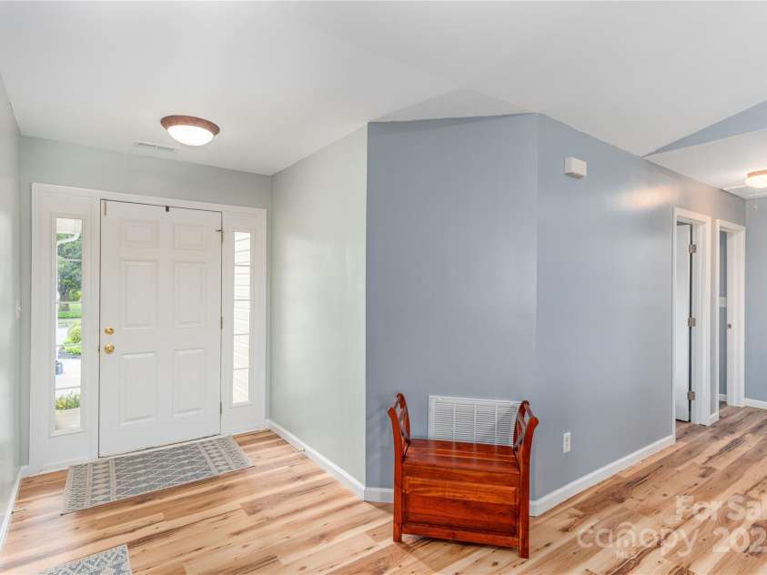 152 Sunberry Trail, Fletcher, NC 28732.  MLS# CAR4255053, YatesRealty ID 19309. Large Open Foyer