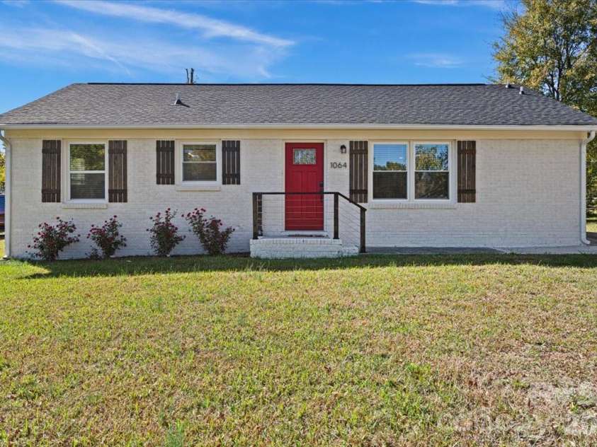 1064 Winchester Drive, Rock Hill, SC 29730.  MLS# CAR4363657, YatesRealty ID 19310. 