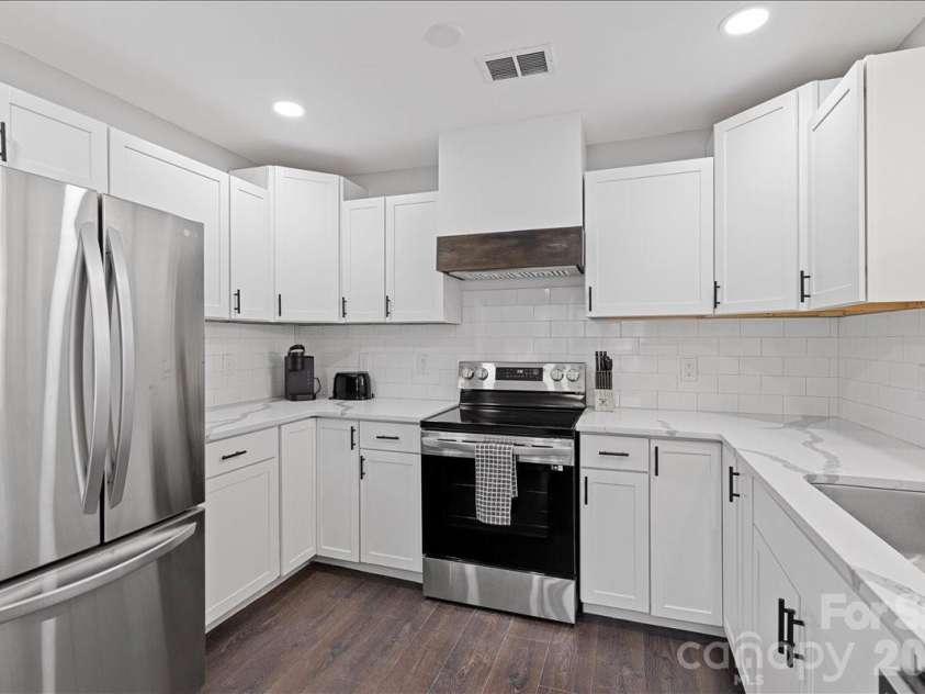 1064 Winchester Drive, Rock Hill, SC 29730.  MLS# CAR4363657, YatesRealty ID 19310. 