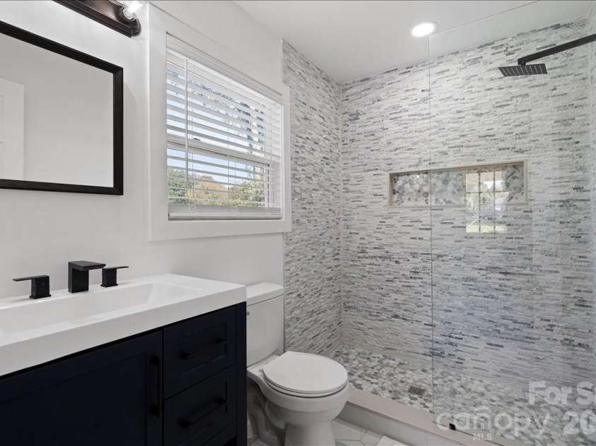 1064 Winchester Drive, Rock Hill, SC 29730.  MLS# CAR4363657, YatesRealty ID 19310. 